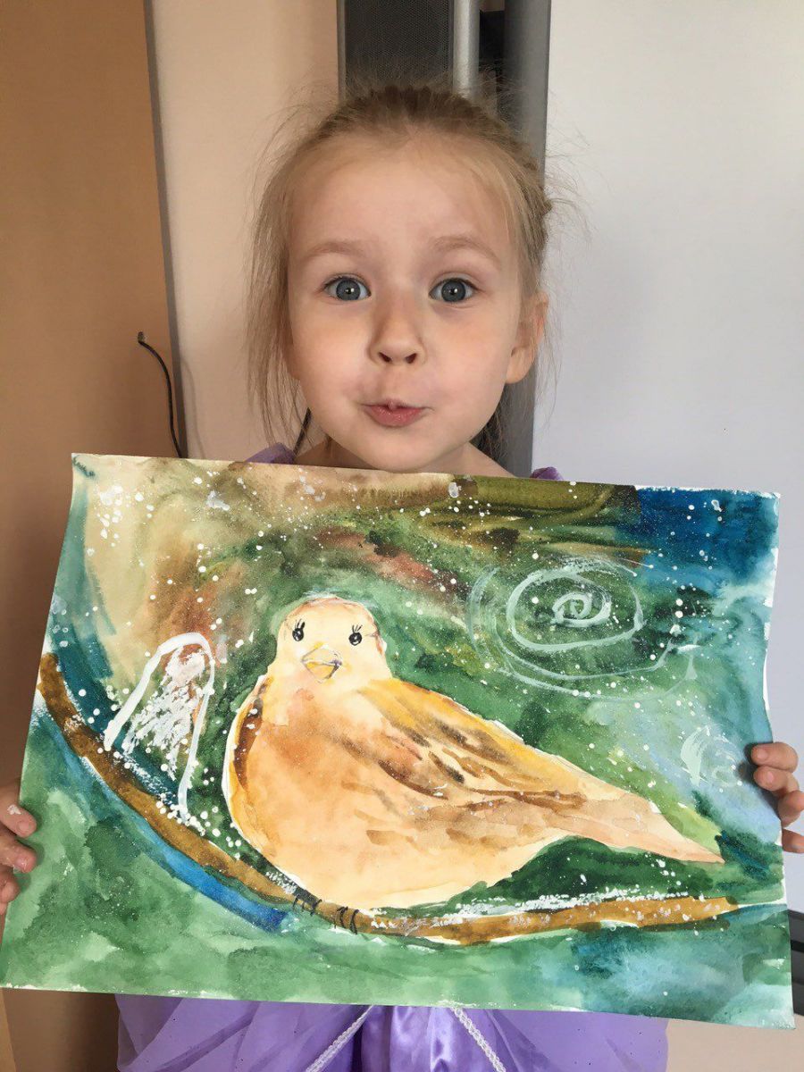 5-летняя дочь победителя шоу "Голос країни" поразила сеть своими рисунками